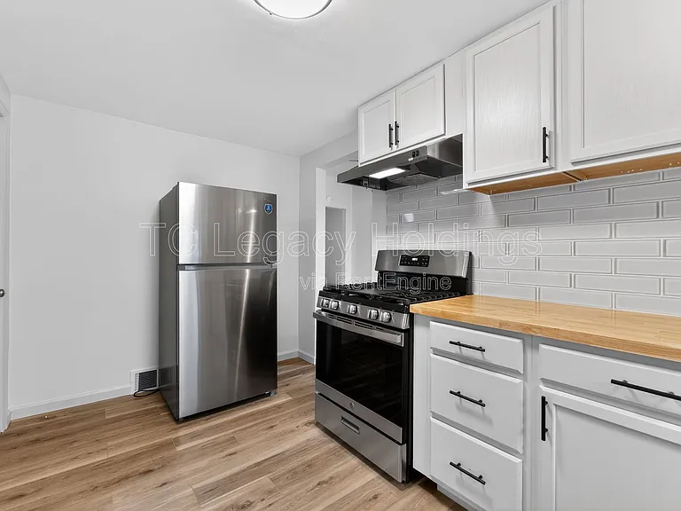 407 Simpson Ave — Photo 20