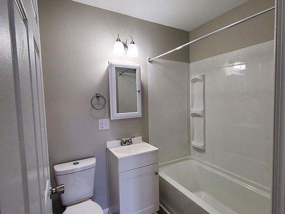 2nd image of 300 Pennsylvania Ave APT 3S