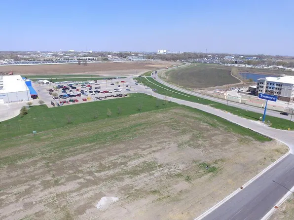 1929 Isaac Newton Dr #1, Ames, IA 50010