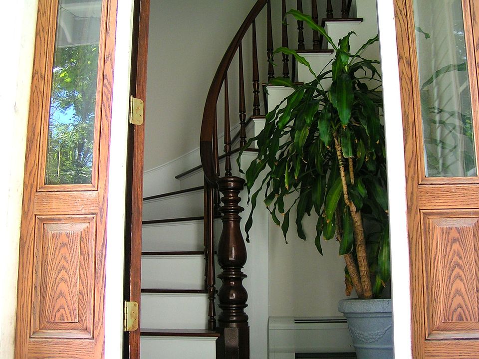 1st image of 122 Elm St #2