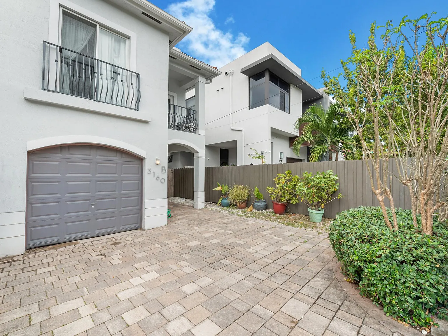 3 bed, 2.5 bath, 2100 sqft, $6,800 — Photo 1