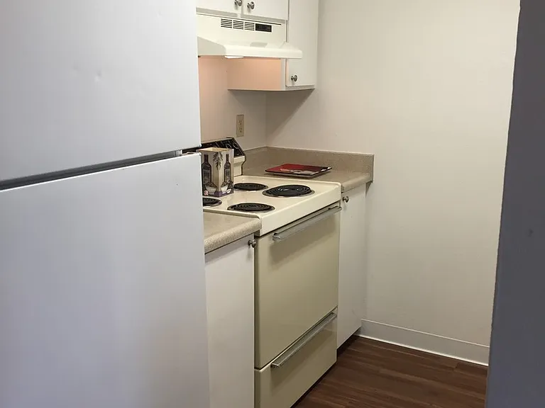 Crystal Springs Apartments — Photo 29