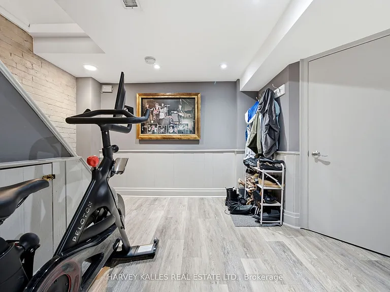 67 Falcon St — Photo 38