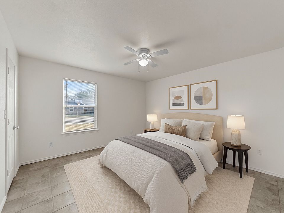 1st image of 413 Whitney Ct