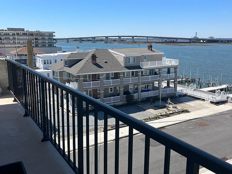 336 Bay Ave — Photo 15