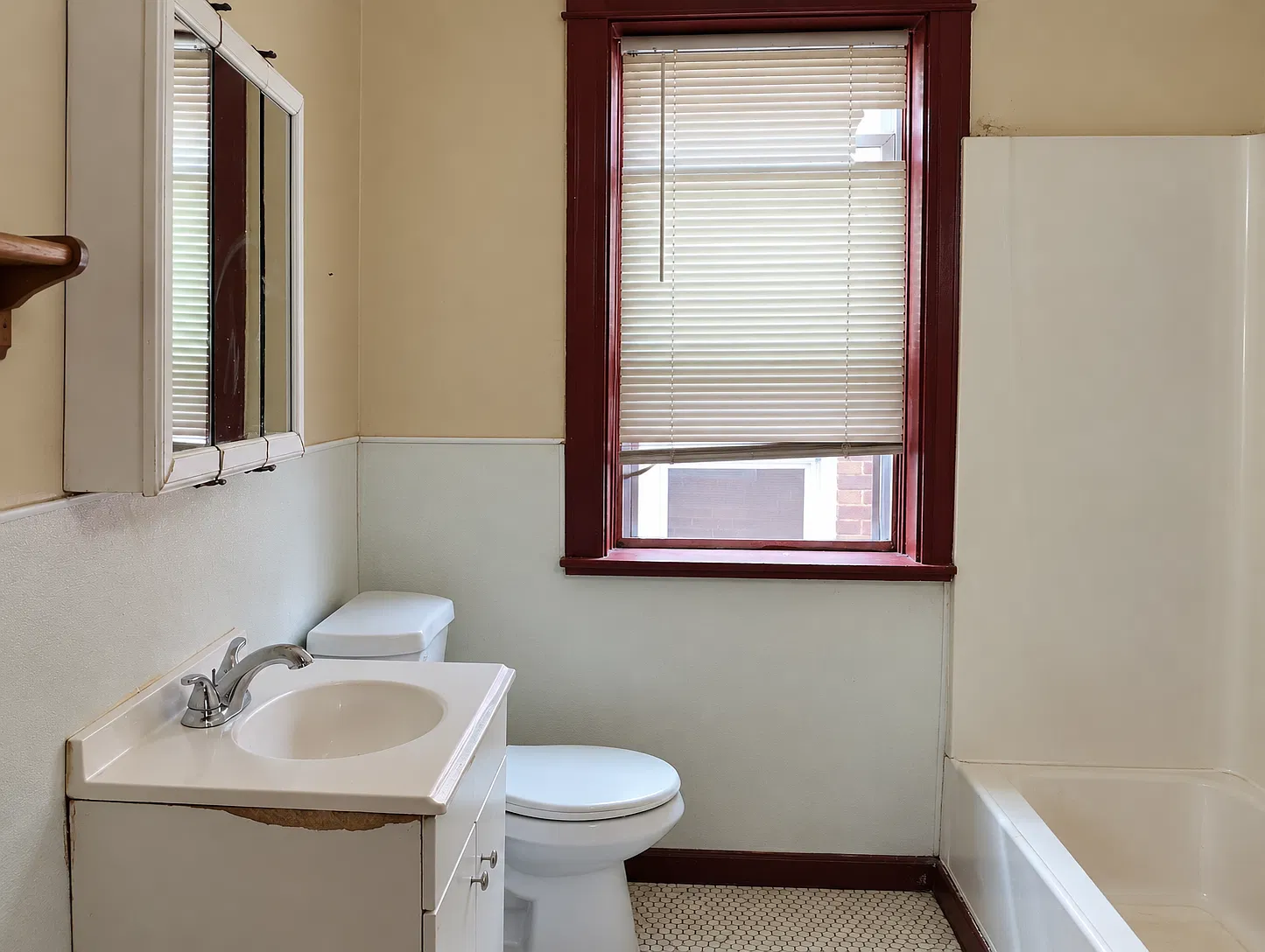 3 bed, 1147 sqft, $1,350 — Photo 3
