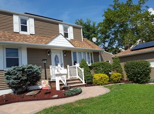 6 Earhart Rd, Old Bridge, NJ 08857