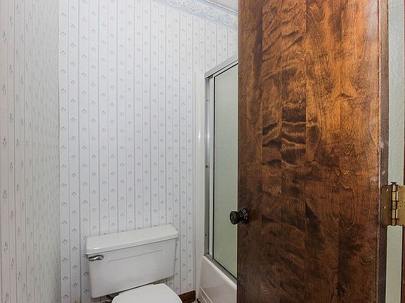 5th image of 231 Aspen Blvd