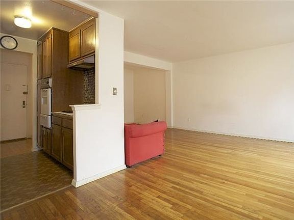 5th image of 3030 Johnson Ave
