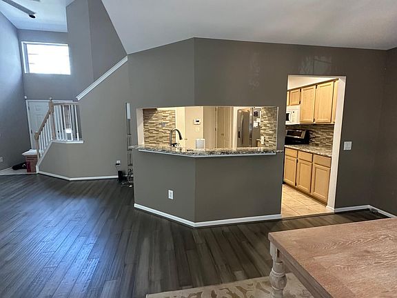 5th image of 5911 Creekside Dr #1