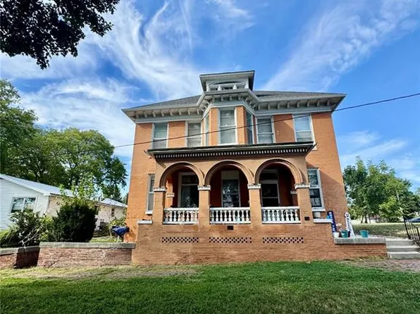 705 Main St #C, Highland, IL 62249