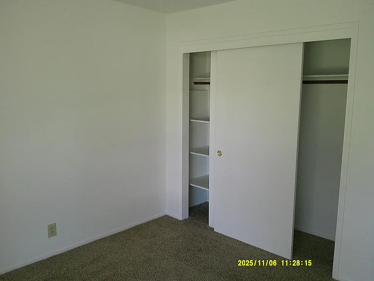 390 S Almond St — Photo 29
