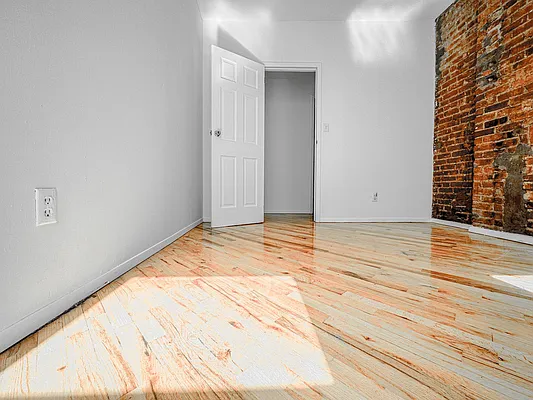 Rented by Metropolitan Property Group | media 19