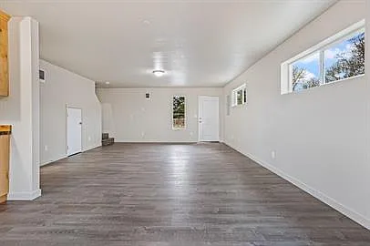 Building Photo - 535 SE Sheridan Rd #U