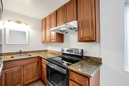 5823 Alameda Ave Photo 1