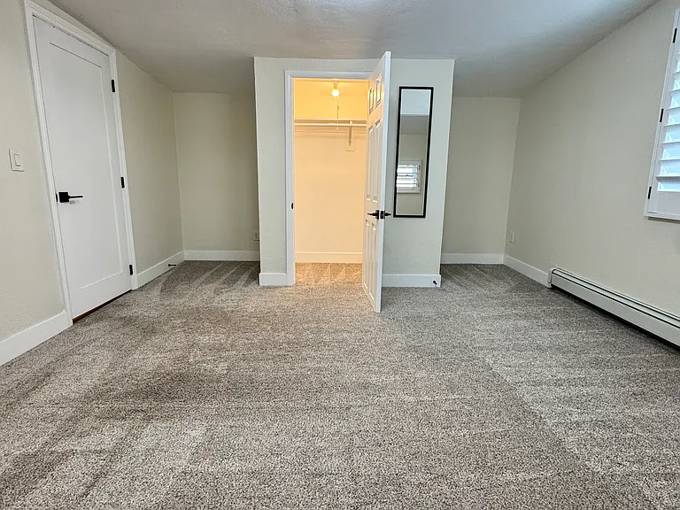 1089 W Stanford Ave — Photo 7