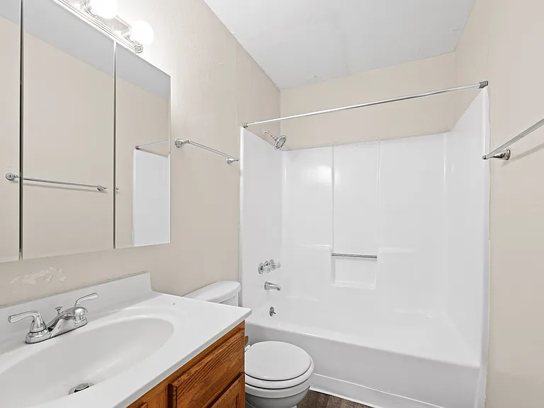 2812 W 66th Pl — Photo 8