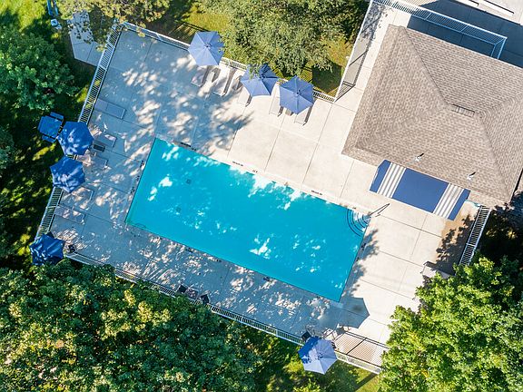 3rd image of 7480 Windsor Woods Dr #7521-1D