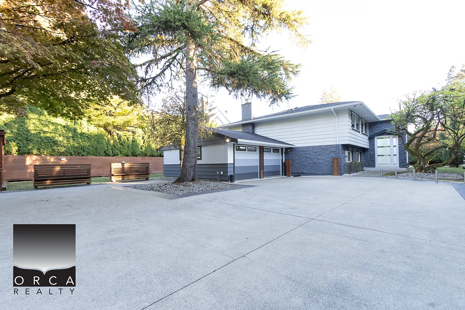 3998 Granville St photo 1
