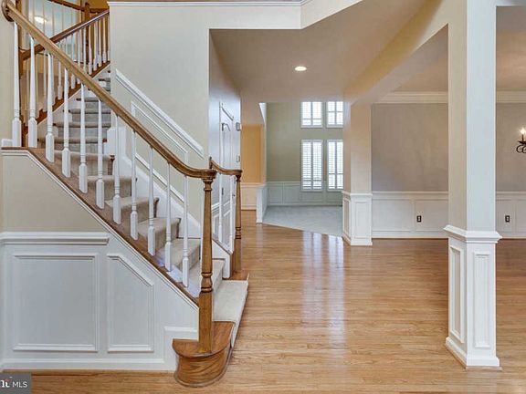 5th image of 5668 Olympia Fields Pl