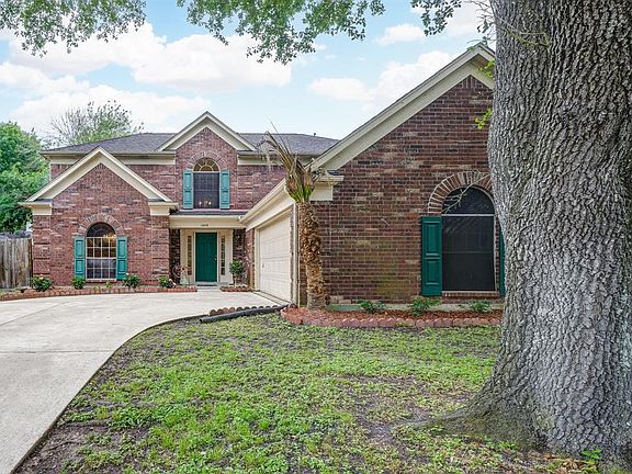2nd image of 3915 Cedarwood Dr