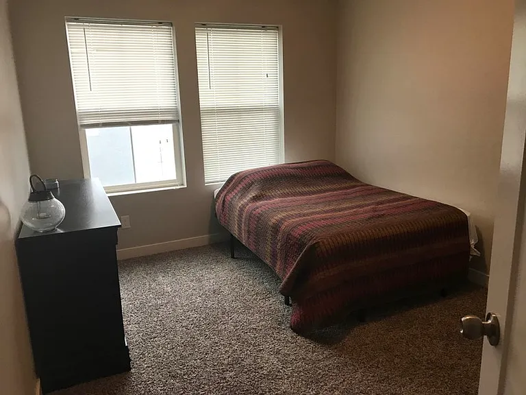 324 N 680 E — Photo 9
