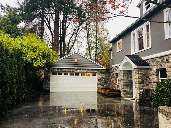 3rd image of 1312 7th Ave SE