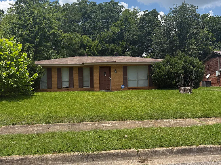 321 Sultan Ct — Photo 1