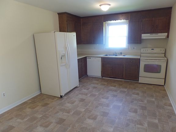5th image of 305 Bull Run Dr