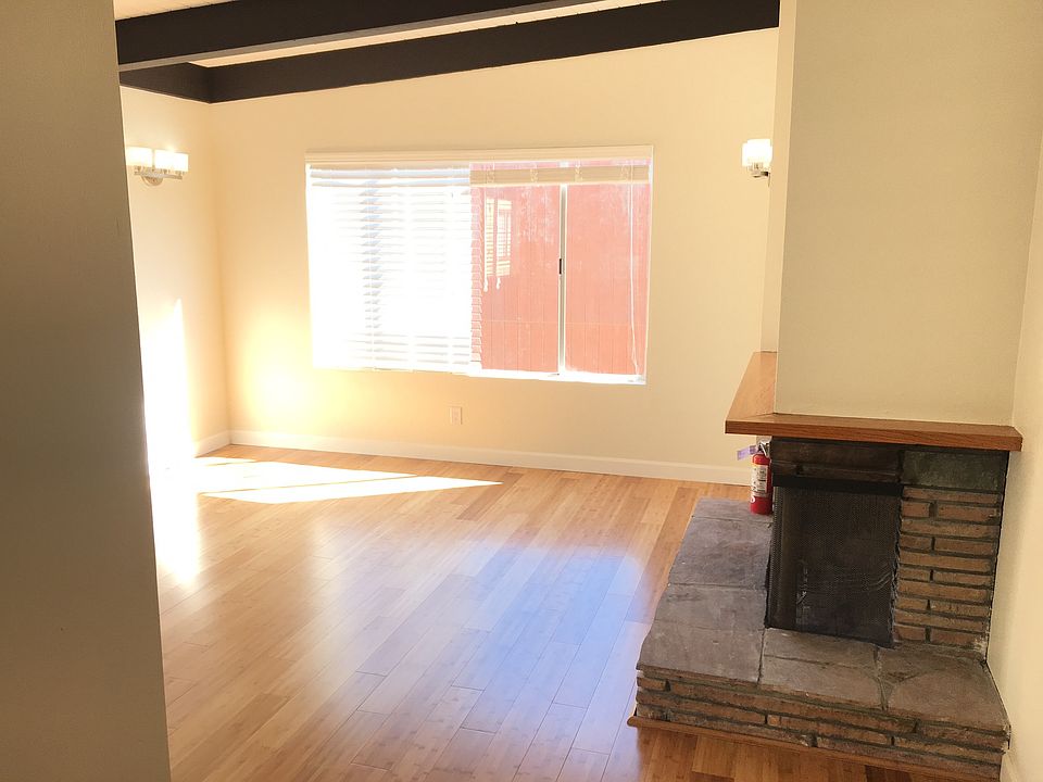Living Room w/Fireplace