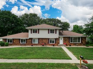 301 Garden Rd, Normal, IL 61761