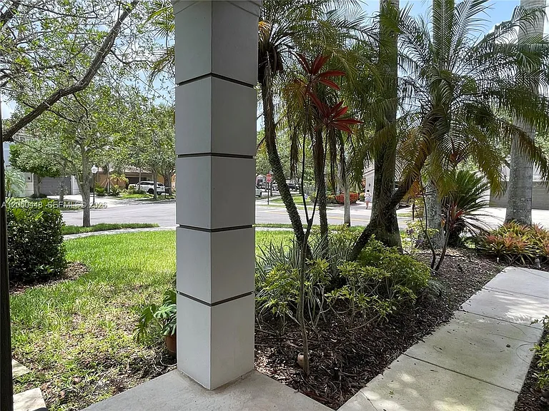 485 Silver Palm Way — Photo 2