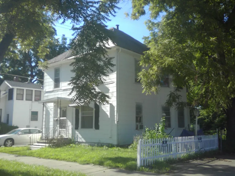 1411 SW 5th St — Photo 1