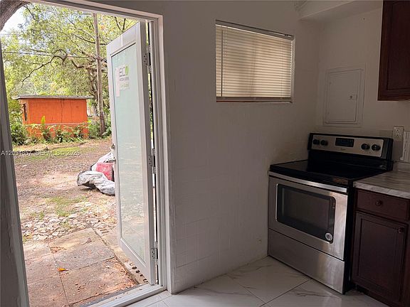 5th image of 2123 NW 93rd St #2123