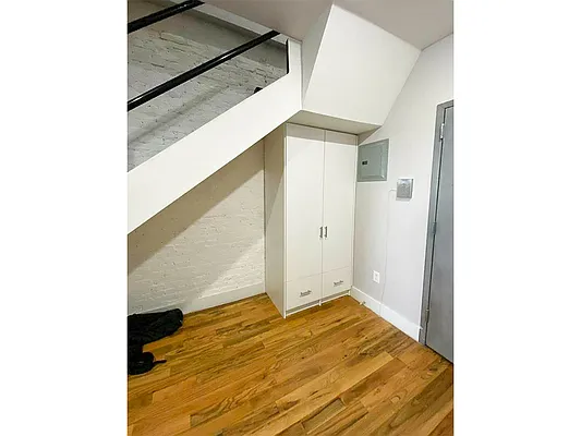 Rented by MySpaceNYC | media 25