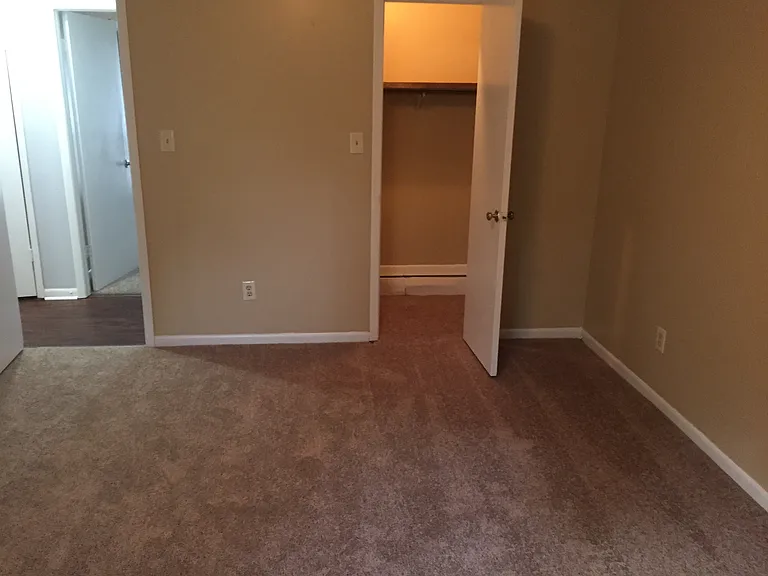 6448 Rockford Dr — Photo 11