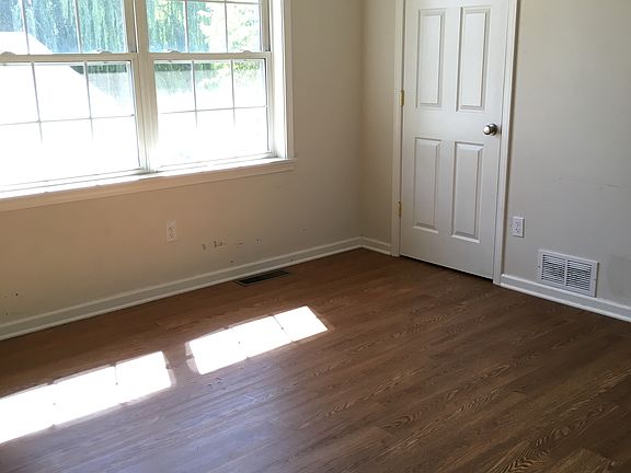 2nd image of 2522 Duke Dr