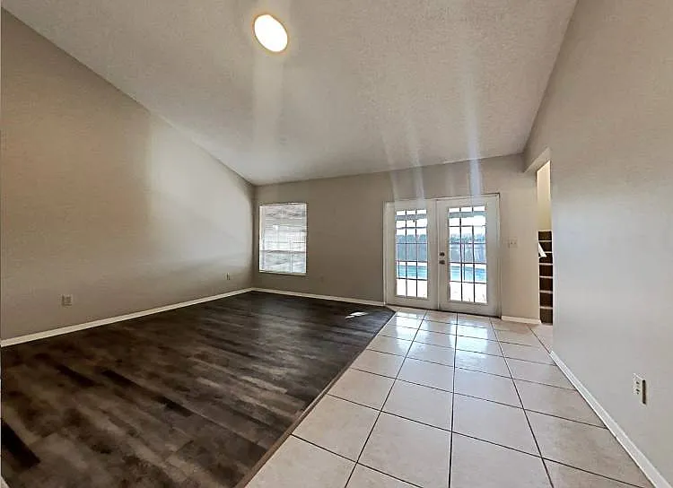 1429 Shell Flower Dr — Photo 2