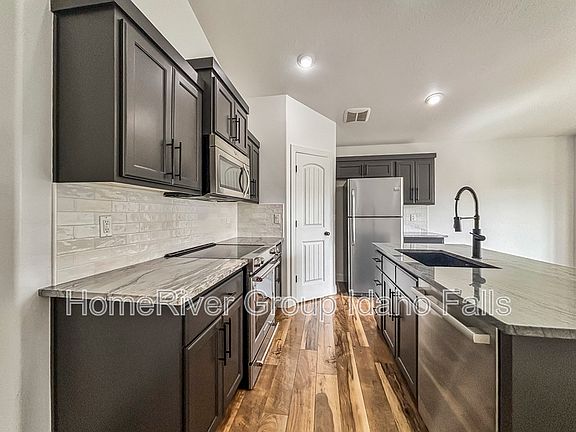 3rd image of 3854 Tradition Ct