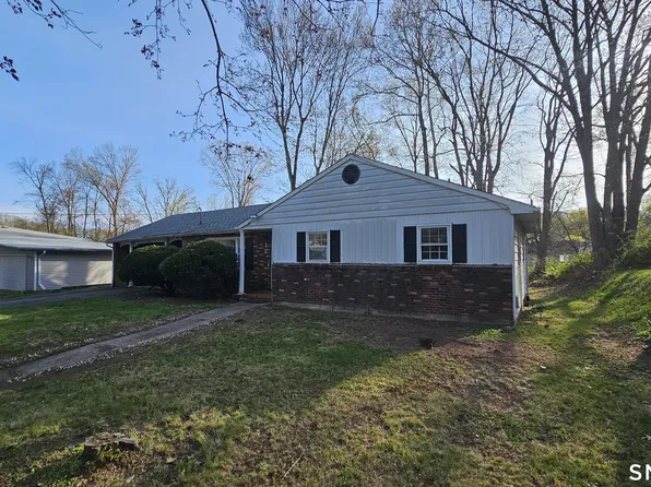 12 Collins Drive, West Haven, CT 06516