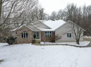 3294 Chimney Rock Rd, Decorah, IA 52101