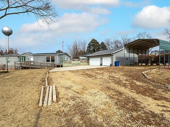 2nd image of 524 6th St