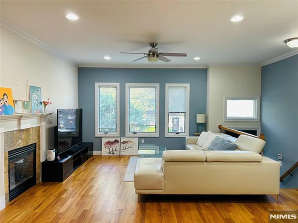 373 Greenmount Ave, Cliffside Park, NJ 07010