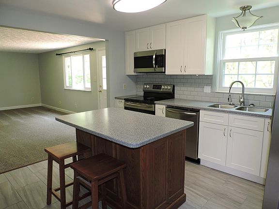 4th image of 8866 Lakefield Ct