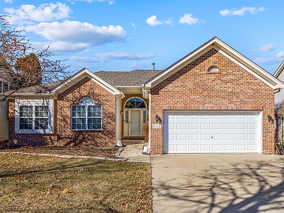 2nd image of 704 Lake Ridge Dr