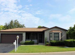 2 Betsy Ct, Grayslake, IL 60030