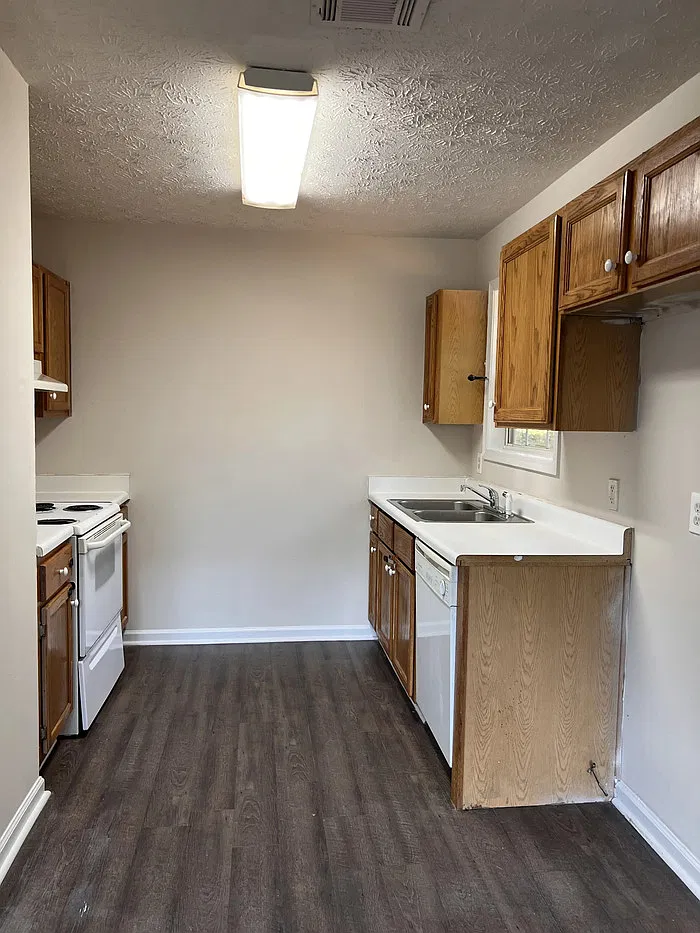 2 bed, 2.0 bath, 736 sqft, $1,695 — Photo 3