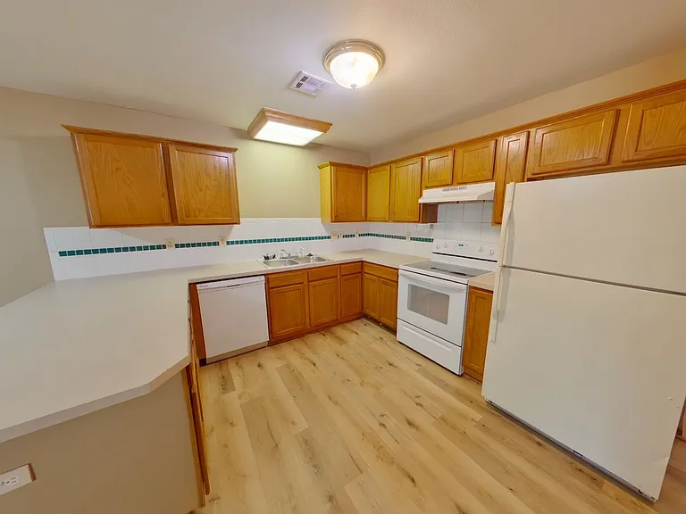609 S Mount Carmel Ave — Photo 5