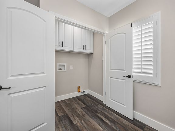 3rd image of 3330 Josephine St