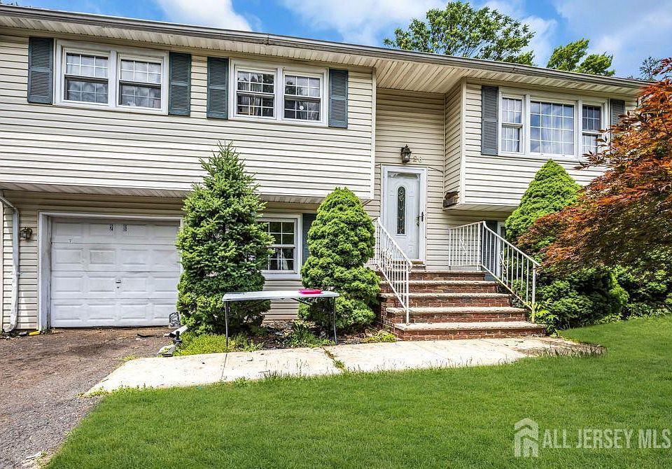 1st image of 26 Nancy Ln